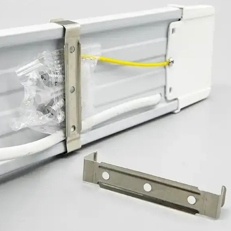 LED BATTEN LIGHT